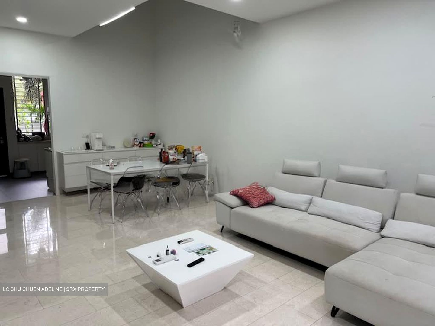 Delias (D18), Terrace #568596831